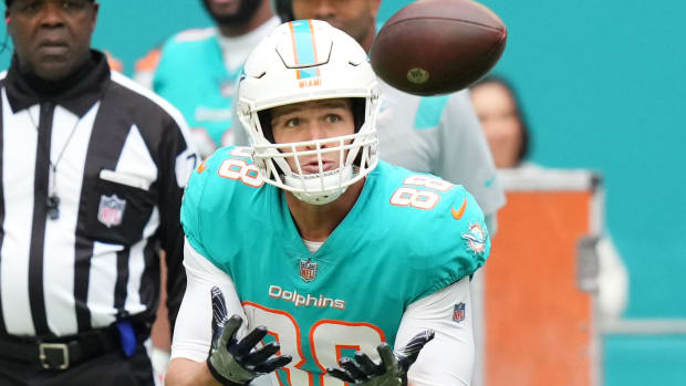Free-agent tight end Mike Gesicki